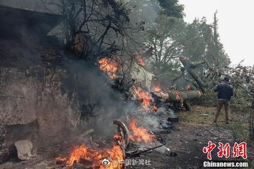 印度突发！一架飞机坠毁现场画面曝光，网友直呼太揪心