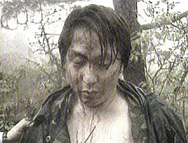 幸存者接受采访