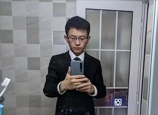 罗帅宇坠亡前曾给两人发短信，真相令人唏嘘不已