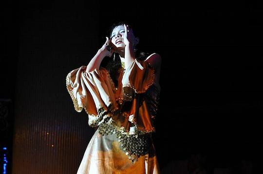 卫兰淘汰微博热搜背后真相曝光，粉丝集体破防