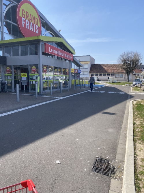 日本民众彻夜排长龙只为一袋米，背后真相令人深思