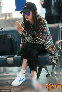 杨幂机场回头杀照片