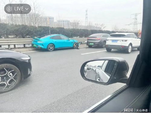 比亚迪智驾车型在高速公路上自动巡航