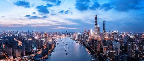 城市高楼林立房价高涨场景