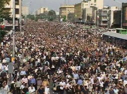 伊朗街头抗议示威场景