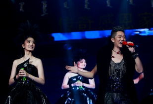 凤凰传奇演出后台