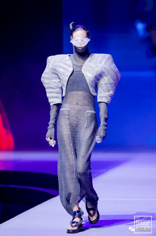 张锡峰大学时期的照片