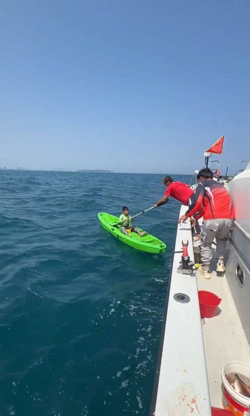 10岁男孩台风天海上漂流5小时：现实版“少年派”的惊险一夜