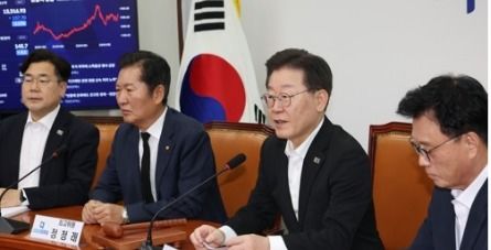 李在明在国会会议上发言