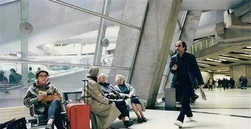 伊万凌晨离开中国飞往卡塔尔，背后原因引热议