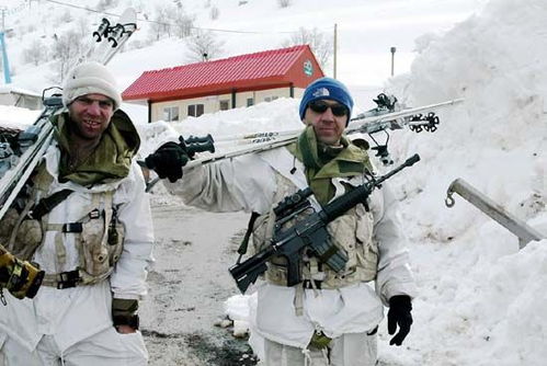 以色列士兵在前线巡逻