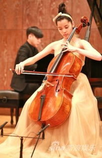 欧阳娜娜笑容甜美庆生