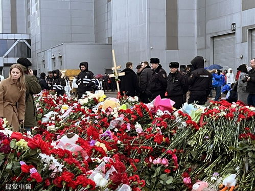 印度民众悼念遇难者现场