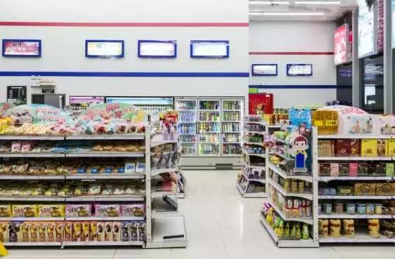 多个便利店品牌门店对比图