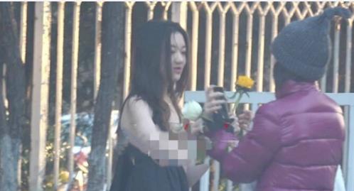 李嫣气质惊艳全网，网友直呼长得像王一博、气质像窦靖童！