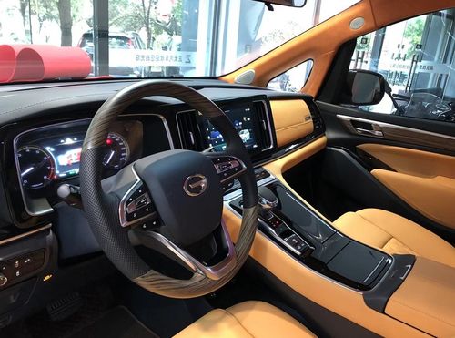 问界M8车内豪华内饰展示