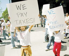 洛杉矶抗议现场：白发老人被骑警棍击，我亲历的冲突真相