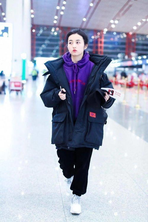 张子枫不同场合的时尚穿搭