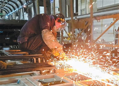 宇通与哈萨克技术公司合资的CKD工厂内部