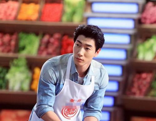 模特张亮10岁女儿再登杂志封面，父女大片引热议！