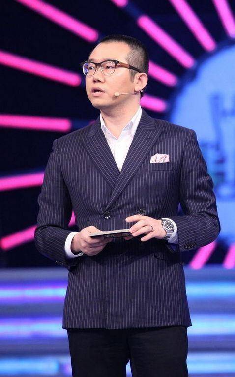 腾讯新闻热搜：知名主持人金昀突发离世，年仅43岁！肺动脉高压夺命，100次病危通知背后真相令人心痛