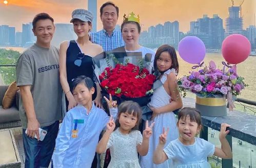 一家五口最后合影