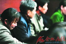 遇难者家属神情悲伤