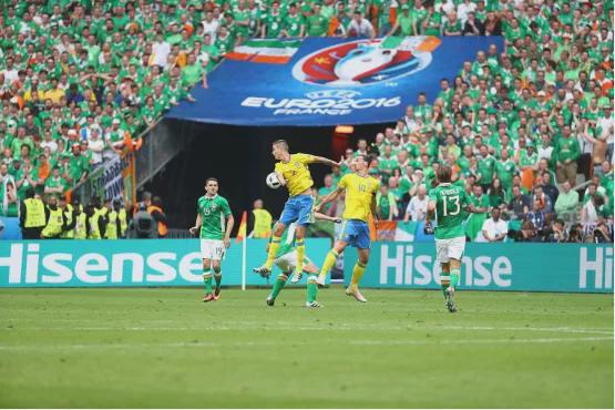 苏超排面杀疯了！赞助商暴增、飞机拉烟秀翻天、海军13舰助阵，网友：这排场太顶了