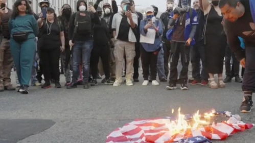 洛杉矶街头抗议现场