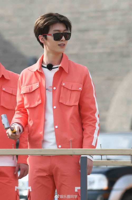 范丞丞复古生日趴现场细节装饰