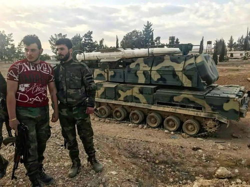 伊朗防空部队试图拦截以色列导弹