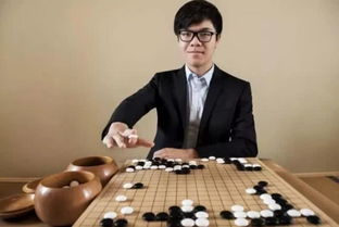 柯洁在棋盘前沉思