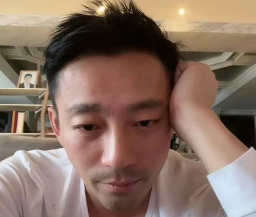 金建希面容憔悴现身医院