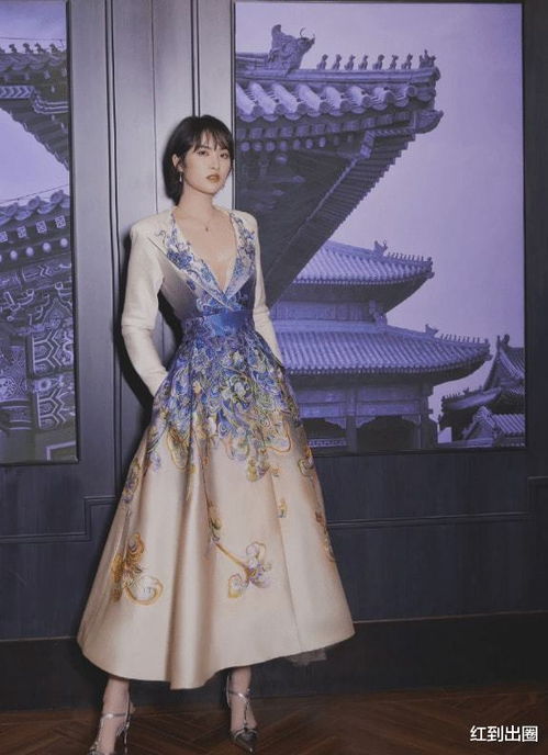 姚安娜身穿国风服饰亮相活动现场