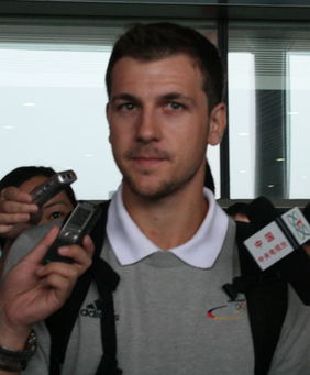 波尔与中国球迷合影