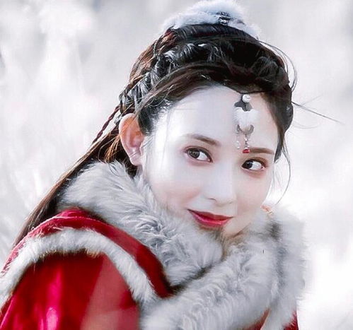 彭小苒在公路上自驾旅行