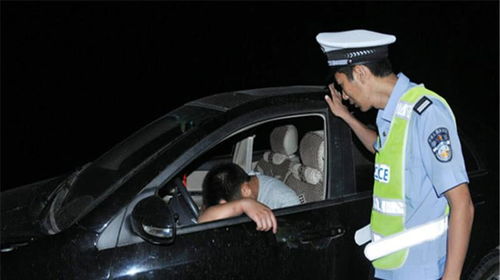 黄靖权酒后驾车现场照片