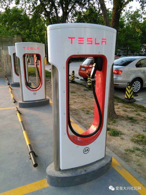 新能源汽车充电桩在乡村路边安装中