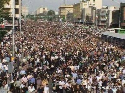 伊朗民众面对空袭的日常生活