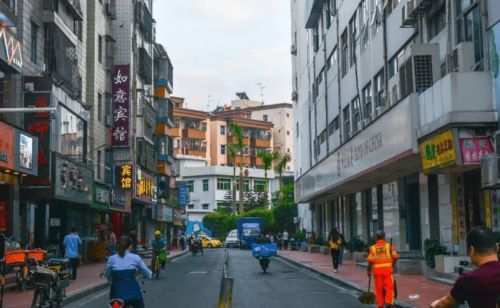 问界M8全能车王引爆微博热搜，真实车主体验揭秘