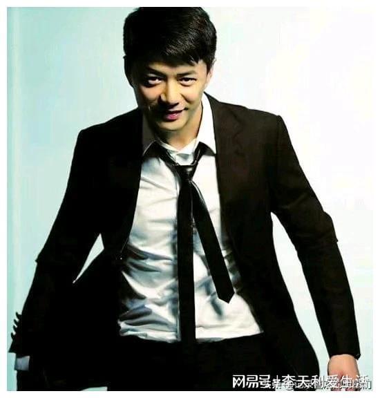 电视剧中男演员的帅气镜头