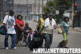 伊朗街头人群紧急撤离