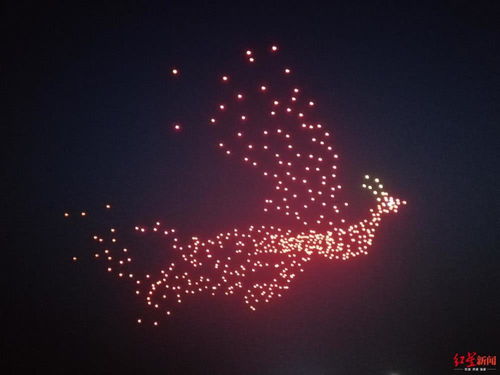 万架无人机点亮山城夜空，重庆灯光秀震撼上演！