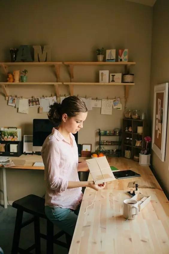 考上博士山村女孩回忆养父伤心落泪：命运多舛，亲情如山