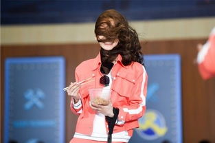 Angelababy参与奔跑吧节目画面