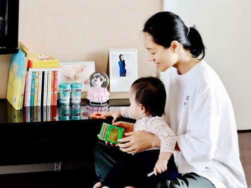 朱丹晒女儿小小丹日常照片