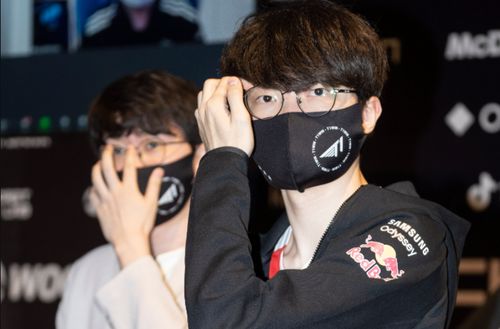 T1战队正在进行高强度训练