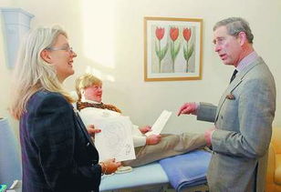 医生与患者交谈场景