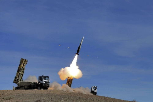 伊朗防空系统又立功？深夜拦截画面曝光，网友直呼震撼