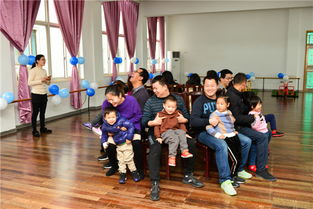 亲子活动中的温馨画面